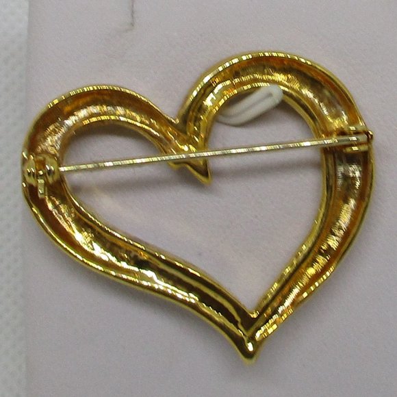 Opulence Crystal Rhinestone Brooch Crystal Ribbed Open Heart Gold Tone Metal Pin - Picture 11 of 11